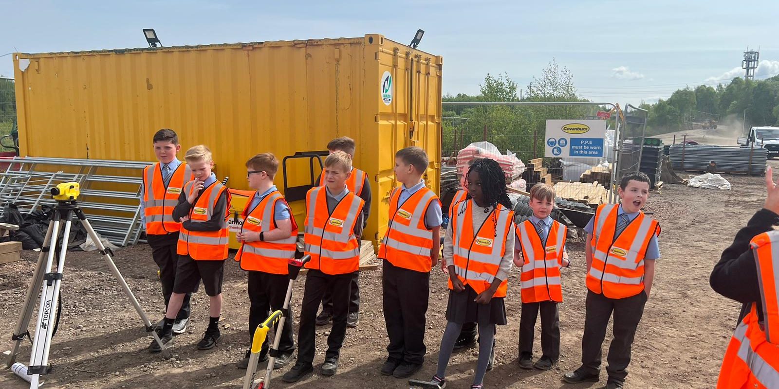 Site Team at Covanburn Contracts welcoming pupils from Our Lady and St. Francis Primary School to Ravenscraig Active Travel Links site